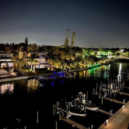 Condo Cuteness With Stellar View ~ On The Water & Perfectly Located Sarasota Exterior photo